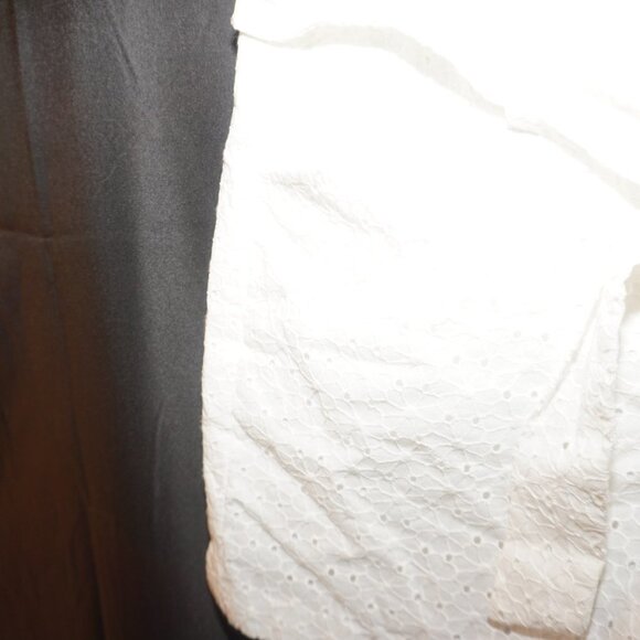 White House Black Market White Eyelet Lace Mini Belted Shorts NWT 2 - Picture 4 of 9